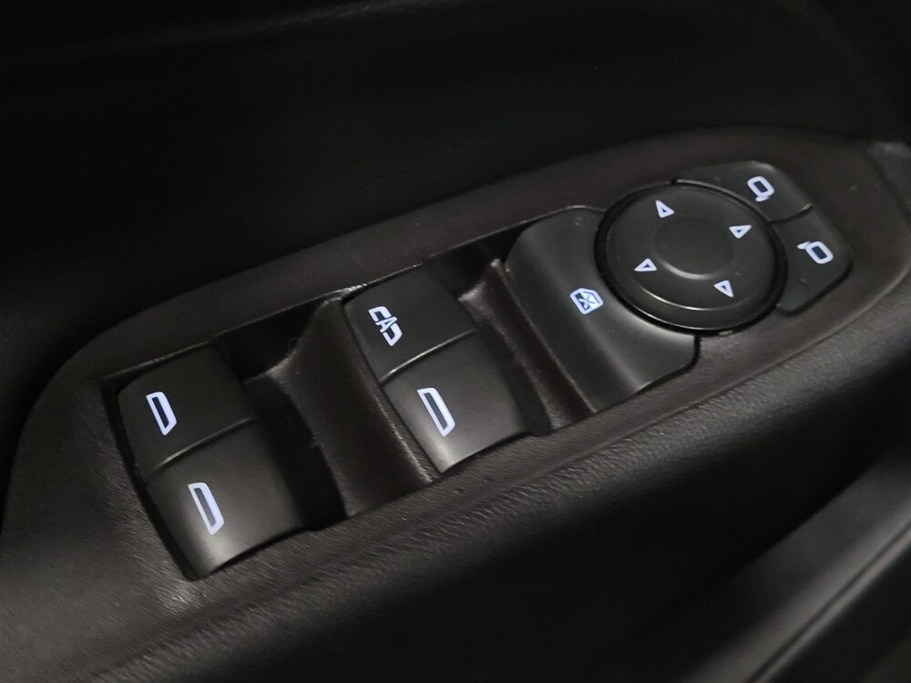 2020 Chevrolet Equinox in Plymouth Meeting, PA 19462 - 18122843 27