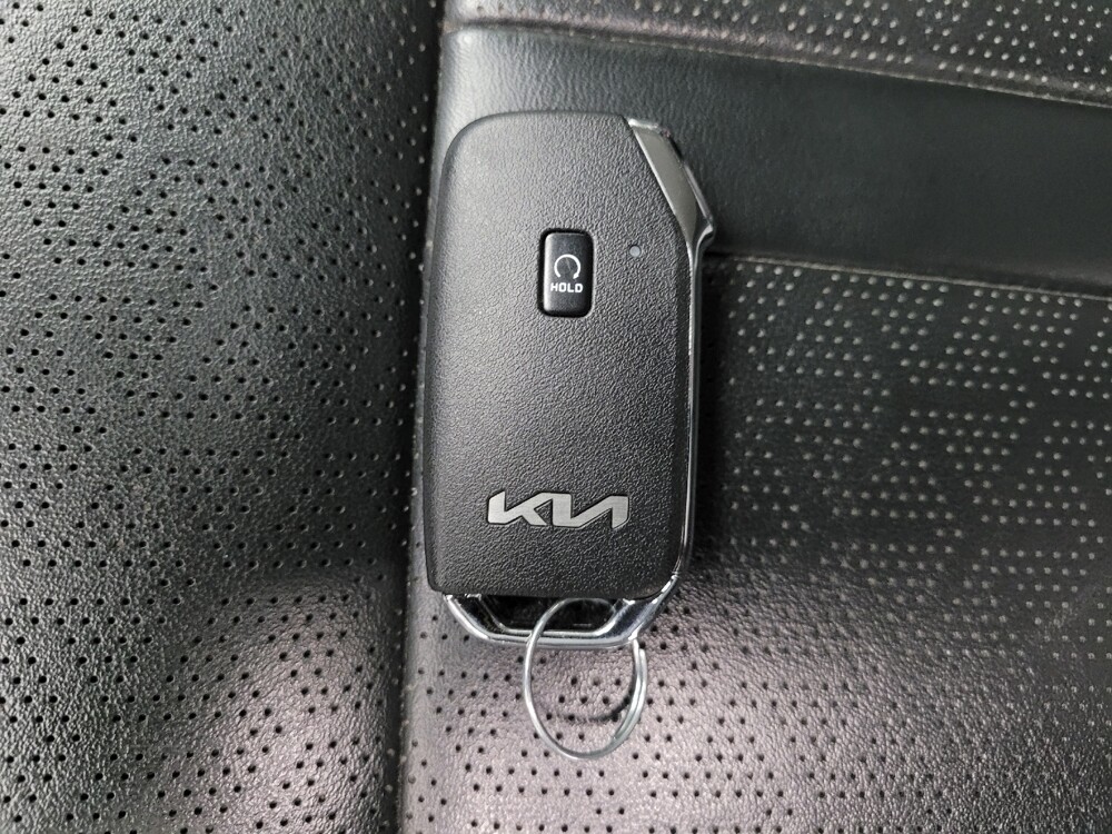 2021 Kia Sorento in Eastpointe, MI 48021 - 18122846 32
