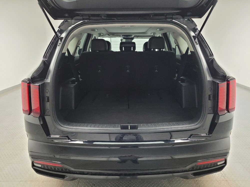 2021 Kia Sorento in Eastpointe, MI 48021 - 18122846 29