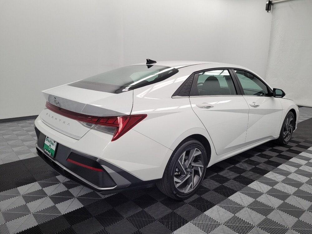 2025 Hyundai Elantra in Houston, TX 77074 - 18122858 9