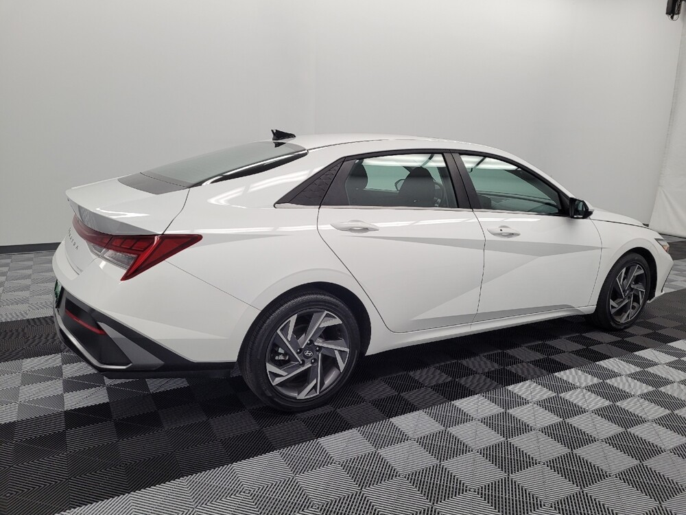 2025 Hyundai Elantra in Houston, TX 77074 - 18122858 10
