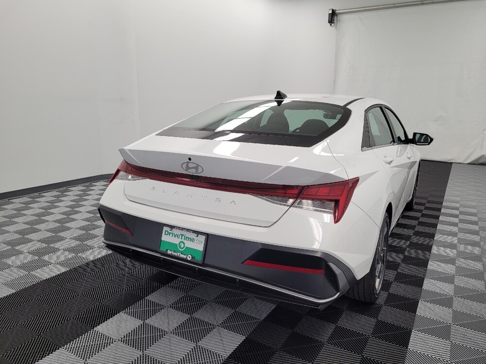 2025 Hyundai Elantra in Houston, TX 77074 - 18122858 7