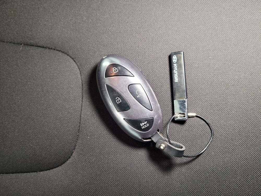 2025 Hyundai Elantra in Houston, TX 77074 - 18122858 32