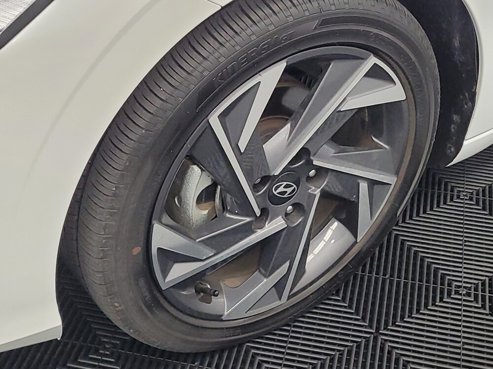 2025 Hyundai Elantra in Houston, TX 77074 - 18122858 31