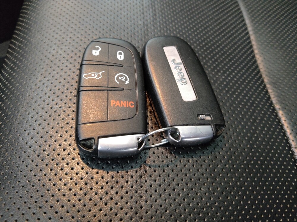 2020 Jeep Grand Cherokee in Independence, MO 64055 - 18122870 32