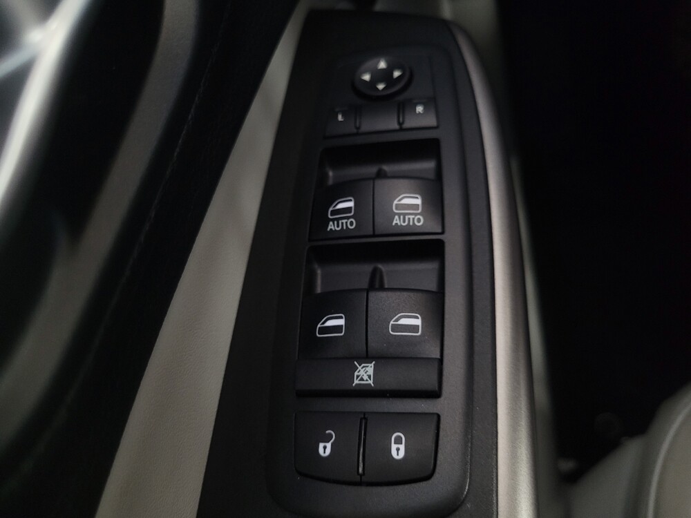 2019 Jeep Cherokee in Stone Mountain, GA 30083 - 18122872 27