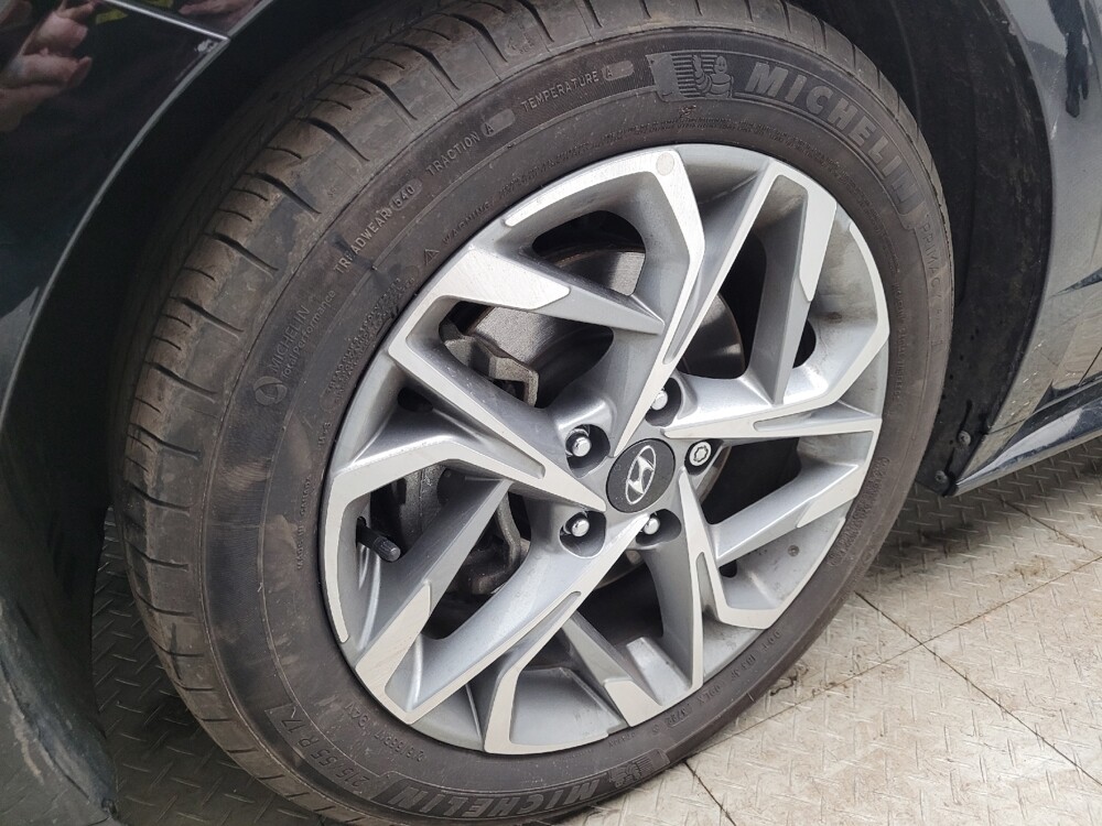 2023 Hyundai Sonata in Eastpointe, MI 48021 - 18122873 31