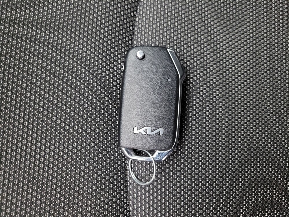 2024 Kia Forte in Eastpointe, MI 48021 - 18122878 32