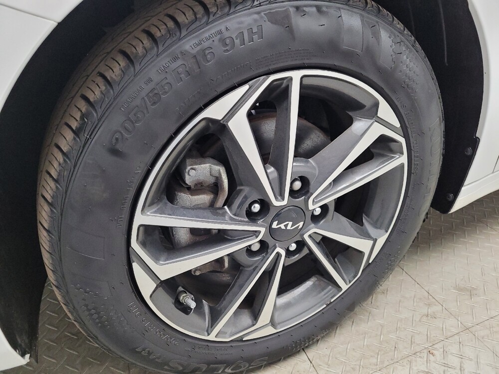 2024 Kia Forte in Eastpointe, MI 48021 - 18122878 31