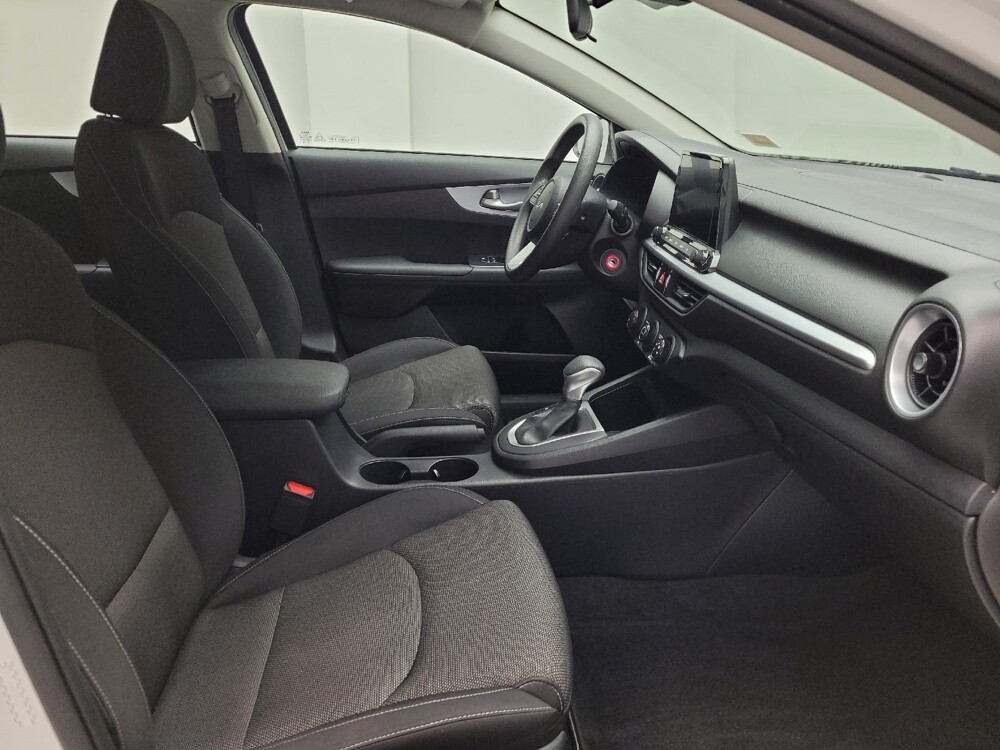 2024 Kia Forte in Eastpointe, MI 48021 - 18122878 21