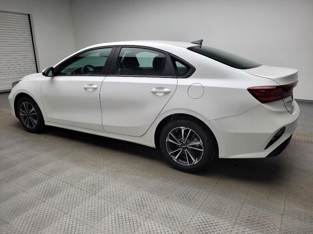 2024 Kia Forte in Eastpointe, MI 48021 - 18122878 3
