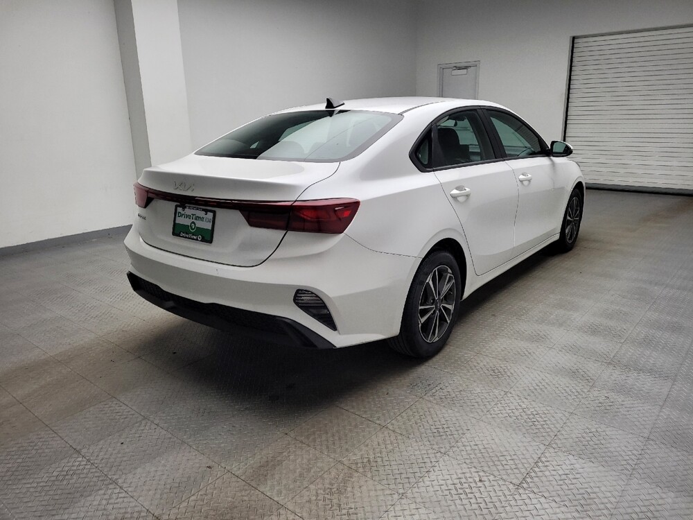 2024 Kia Forte in Eastpointe, MI 48021 - 18122878 9