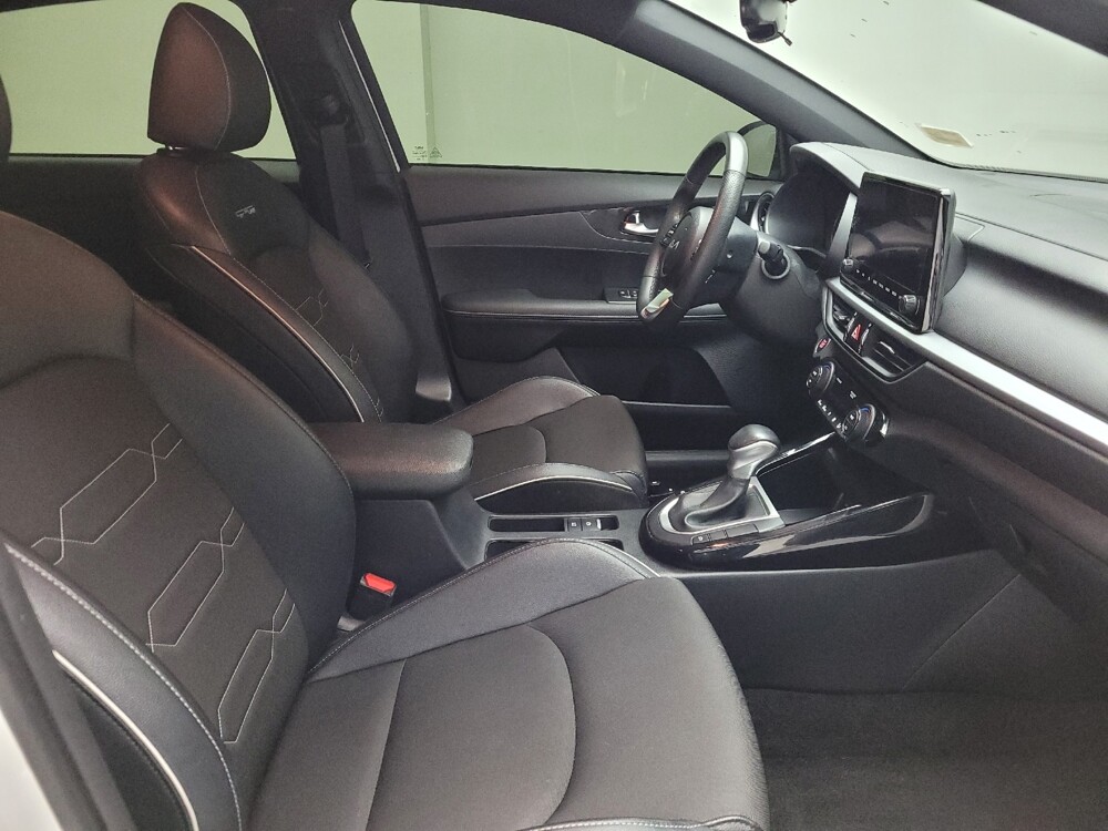 2024 Kia Forte in Eastpointe, MI 48021 - 18122879 21