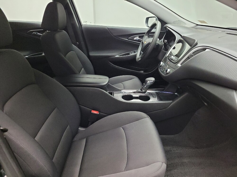 2025 Chevrolet Malibu in Eastpointe, MI 48021 - 18122880 21