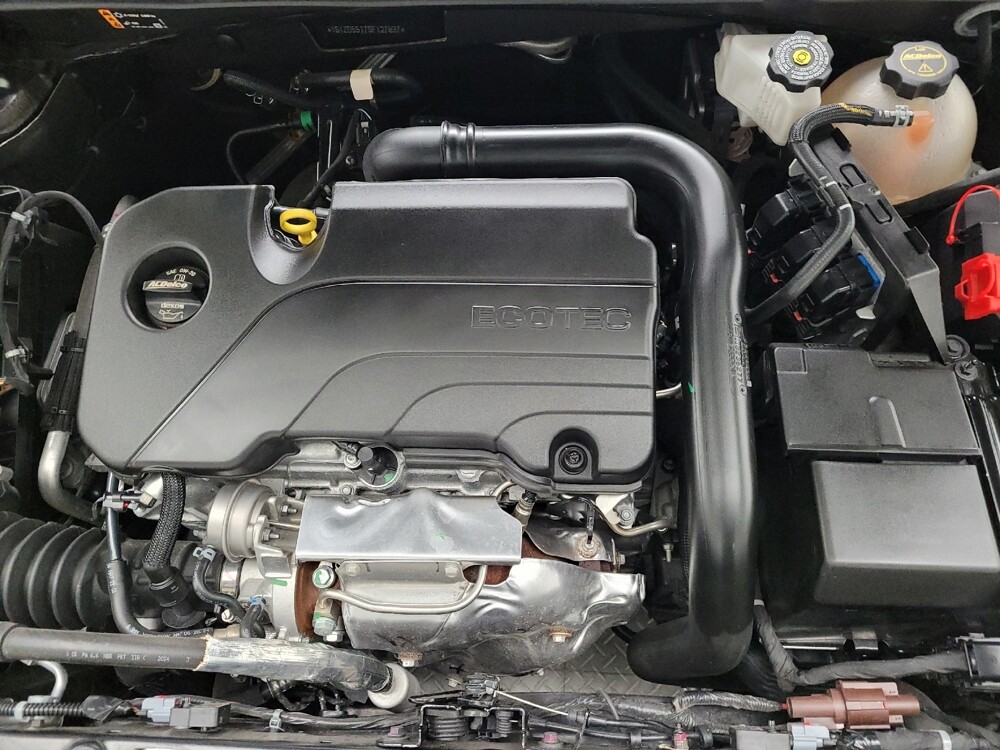 2025 Chevrolet Malibu in Eastpointe, MI 48021 - 18122880 30