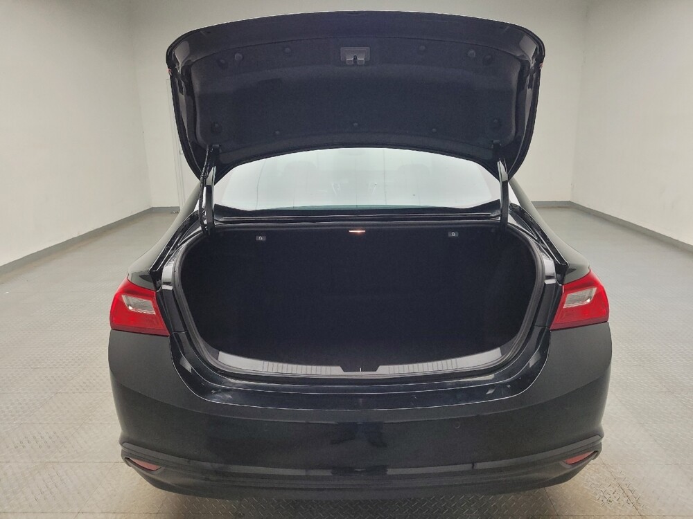 2025 Chevrolet Malibu in Eastpointe, MI 48021 - 18122880 29