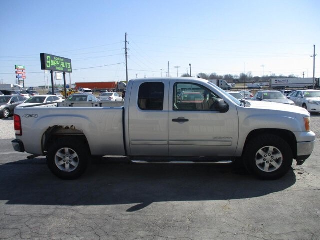 2011 GMC Sierra 1500 in Oak Grove, MO 64075 - 18122885 4