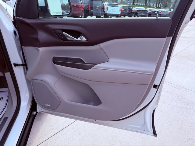 2018 GMC Acadia in Knoxville, TN 37920 - 18122886 17