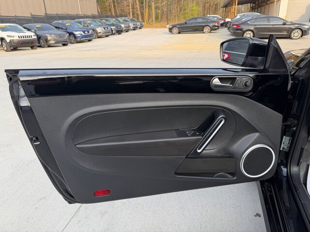2013 Volkswagen Beetle in Knoxville, TN 37920 - 18122888 11