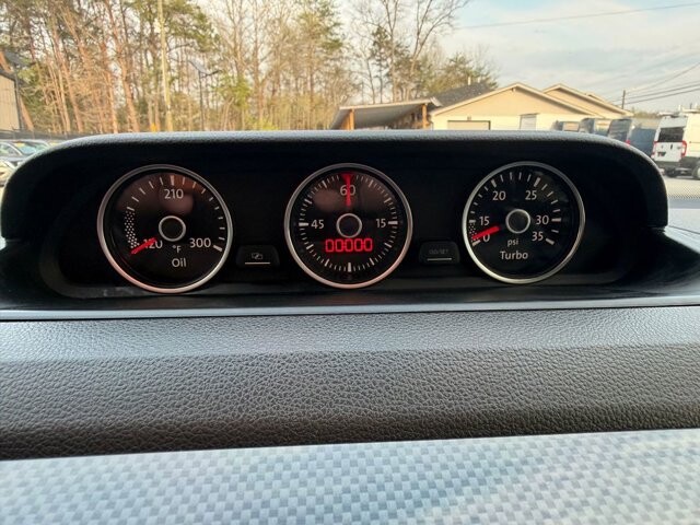 2013 Volkswagen Beetle in Knoxville, TN 37920 - 18122888 21