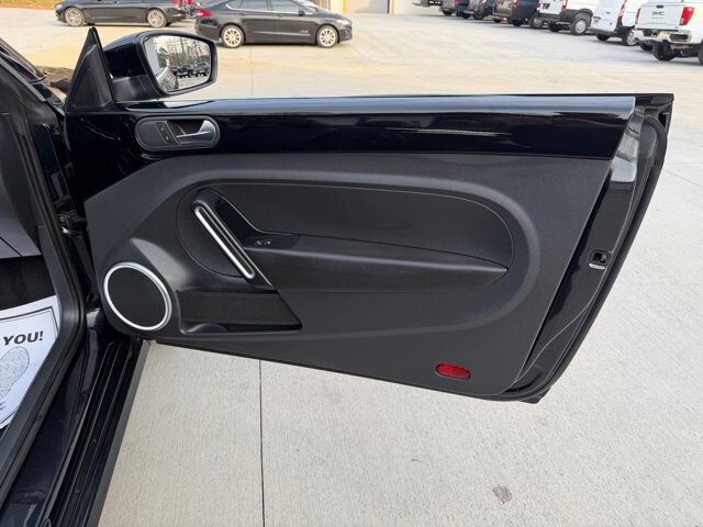 2013 Volkswagen Beetle in Knoxville, TN 37920 - 18122888 13