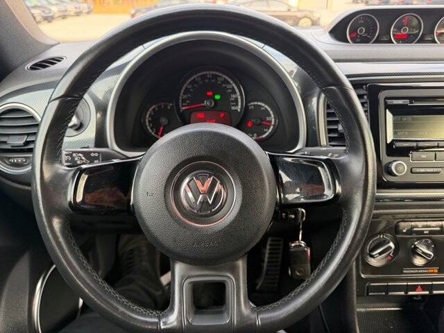 2013 Volkswagen Beetle in Knoxville, TN 37920 - 18122888 19