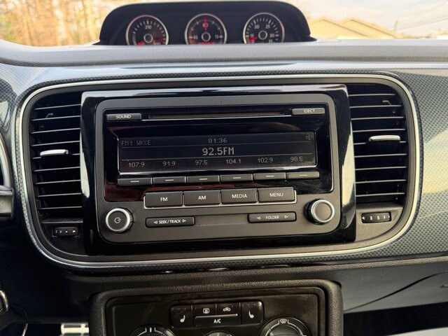 2013 Volkswagen Beetle in Knoxville, TN 37920 - 18122888 22