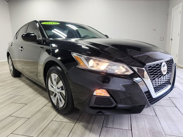 2019 Nissan Altima in Cinnaminson, NJ 08077 - 18122893 7