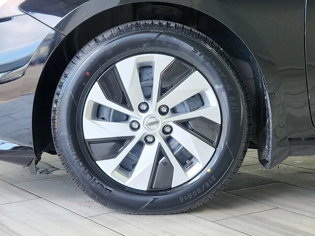 2019 Nissan Altima in Cinnaminson, NJ 08077 - 18122893 9