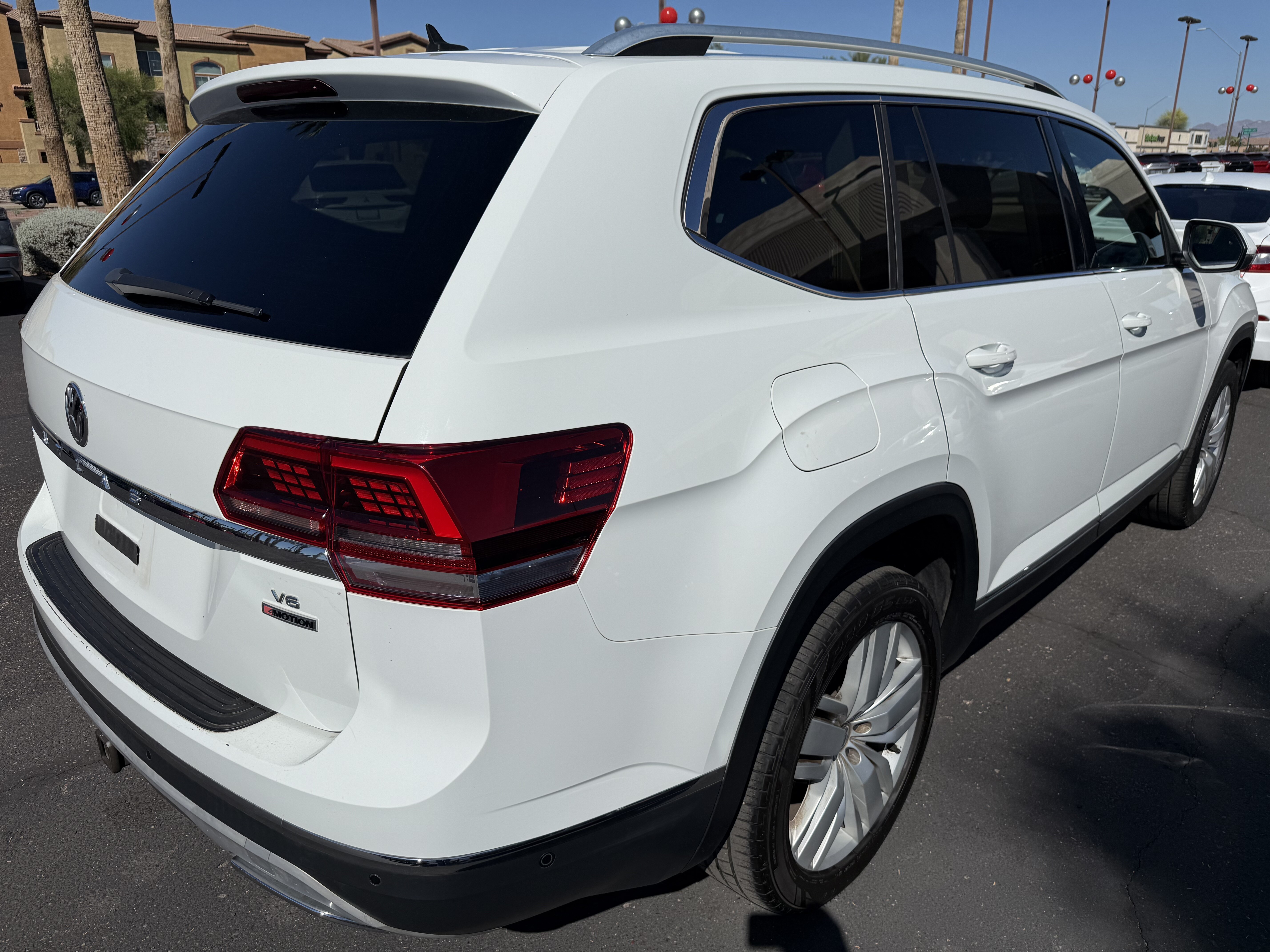 2018 Volkswagen Atlas in Phoenix, AZ 85022 - 18122909 4