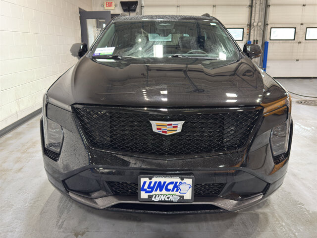 2024 Cadillac XT4 in Burlington, WI 53105 - 18122917 8