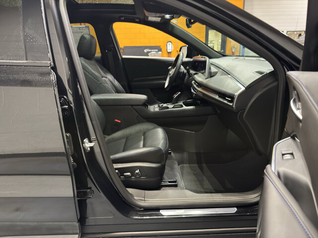 2024 Cadillac XT4 in Burlington, WI 53105 - 18122917 18