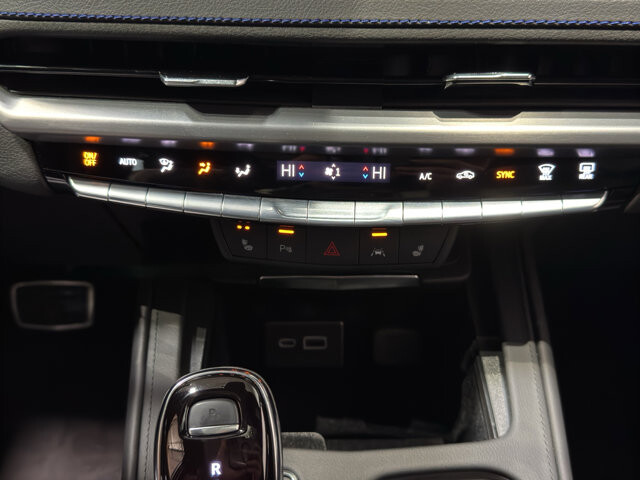 2024 Cadillac XT4 in Burlington, WI 53105 - 18122917 29