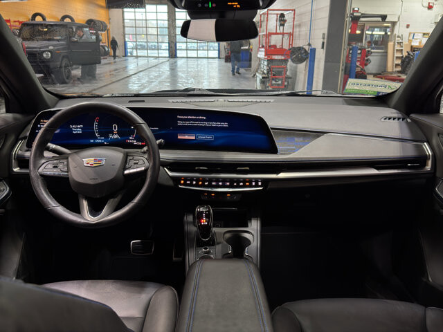 2024 Cadillac XT4 in Burlington, WI 53105 - 18122917 14