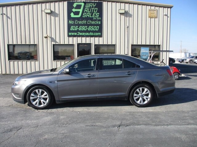 2011 Ford Taurus in Oak Grove, MO 64075 - 18122923 8