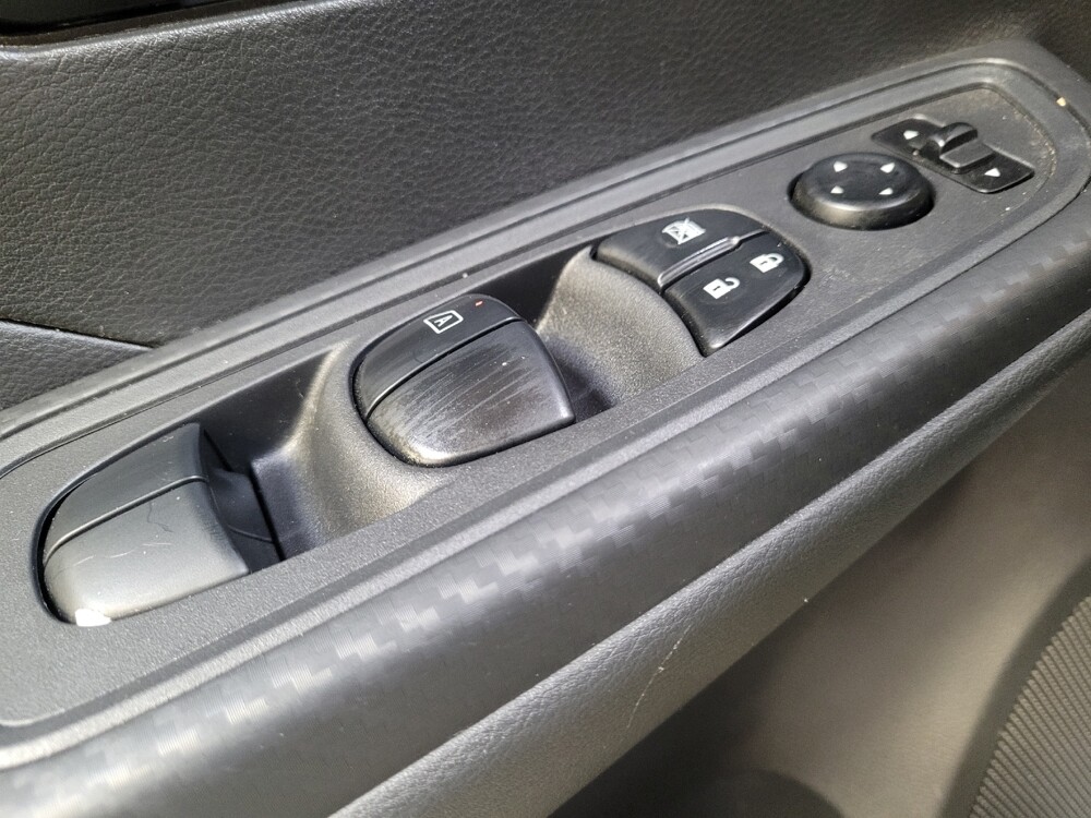 2025 Nissan Versa in Riverside, CA 92504 - 18122942 27