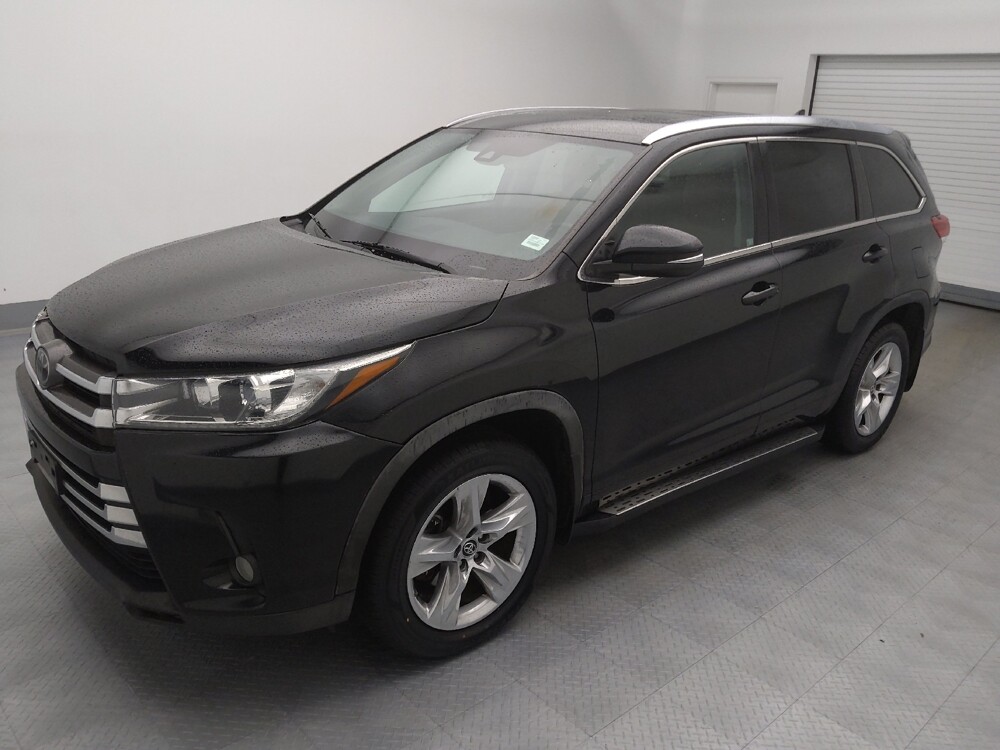 2018 Toyota Highlander in Wichita, KS 67207 - 18122970 2