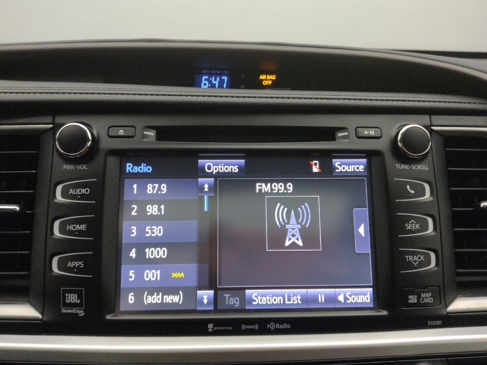 2018 Toyota Highlander in Wichita, KS 67207 - 18122970 25