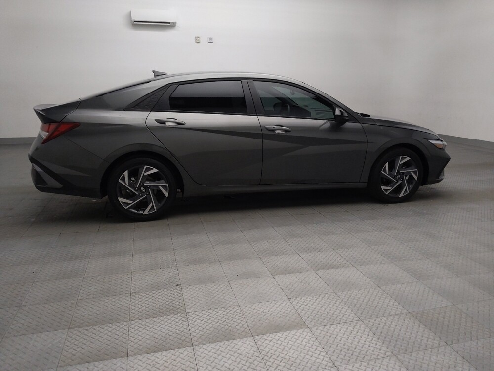 2025 Hyundai Elantra in Plano, TX 75074 - 18122982 10
