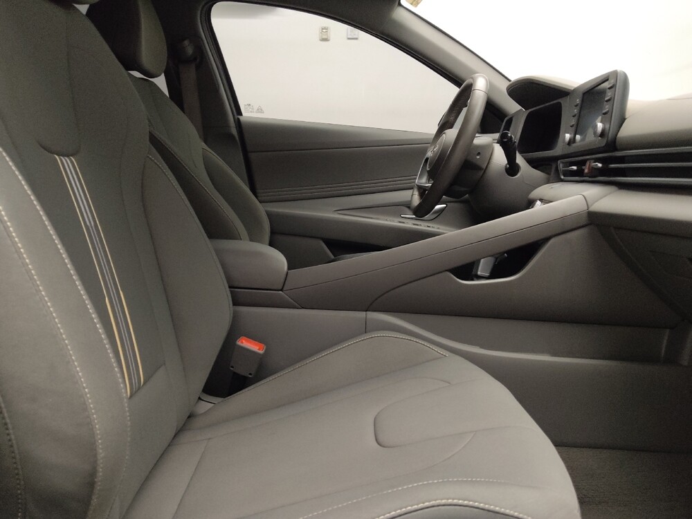 2025 Hyundai Elantra in Plano, TX 75074 - 18122982 21