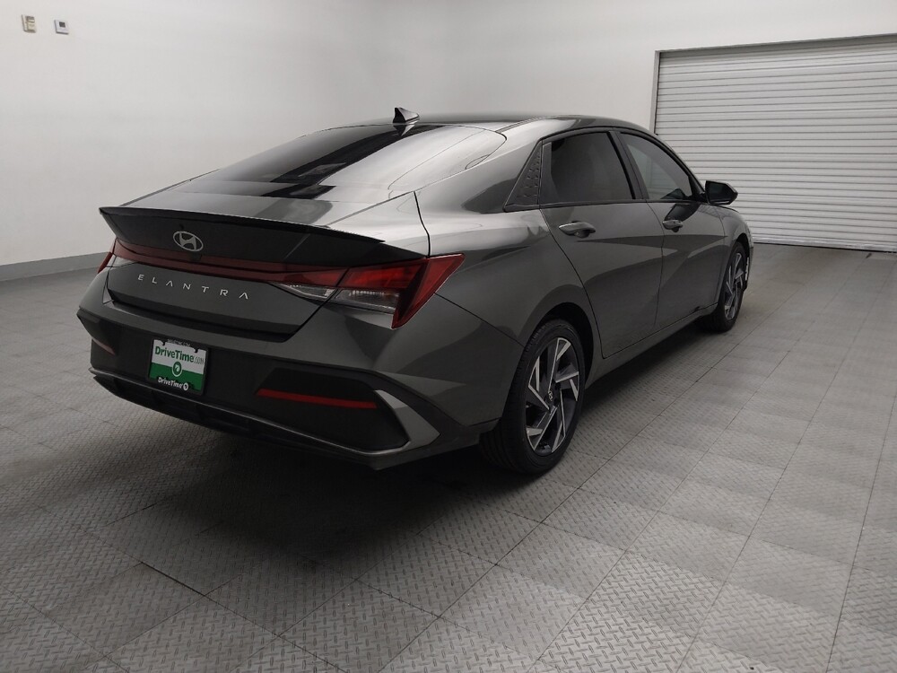 2025 Hyundai Elantra in Plano, TX 75074 - 18122982 9