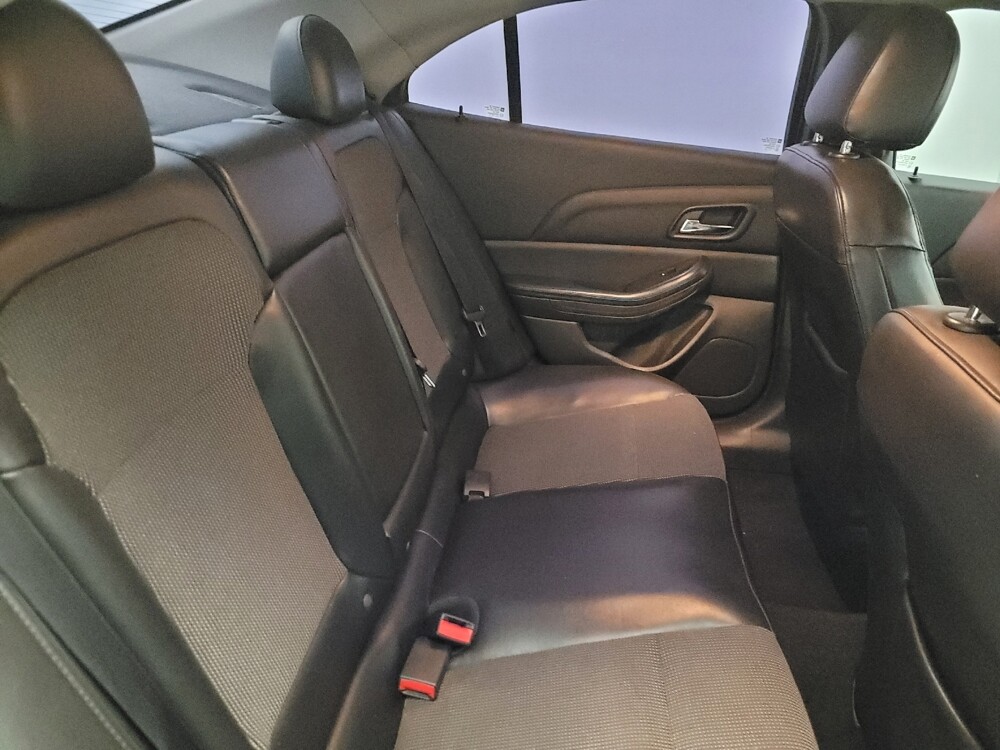 2015 Chevrolet Malibu in Glendale, AZ 85301 - 18122987 19