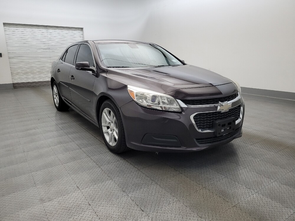 2015 Chevrolet Malibu in Glendale, AZ 85301 - 18122987 13