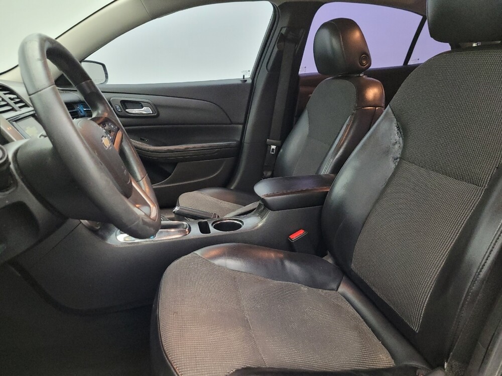 2015 Chevrolet Malibu in Glendale, AZ 85301 - 18122987 17