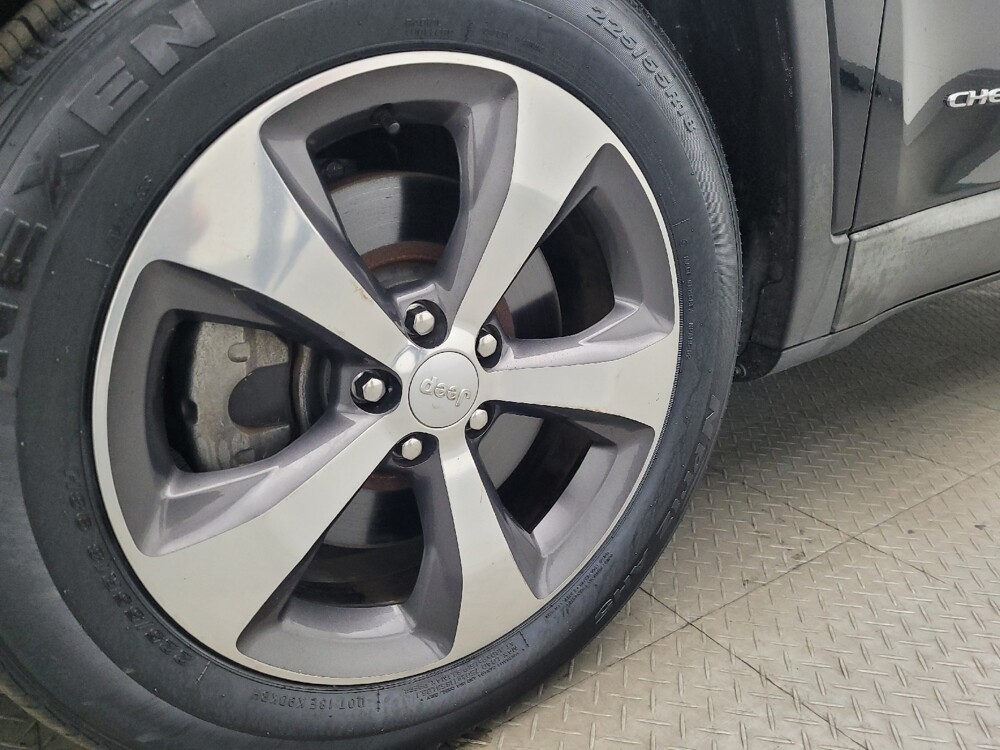 2019 Jeep Cherokee in Gainesville, FL 32609 - 18122998 31