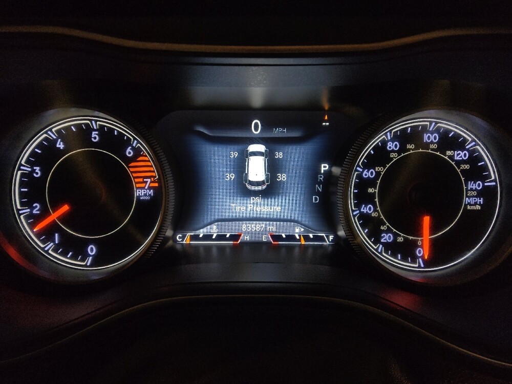 2019 Jeep Cherokee in Gainesville, FL 32609 - 18122998 23