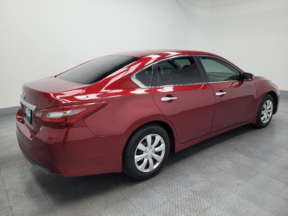 2018 Nissan Altima in Las Vegas, NV 89102 - 18123017 10