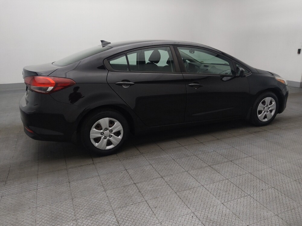 2017 Kia Forte in Salem, VA 24153 - 18123033 10