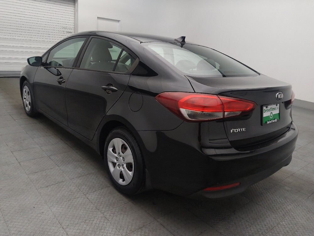 2017 Kia Forte in Salem, VA 24153 - 18123033 5
