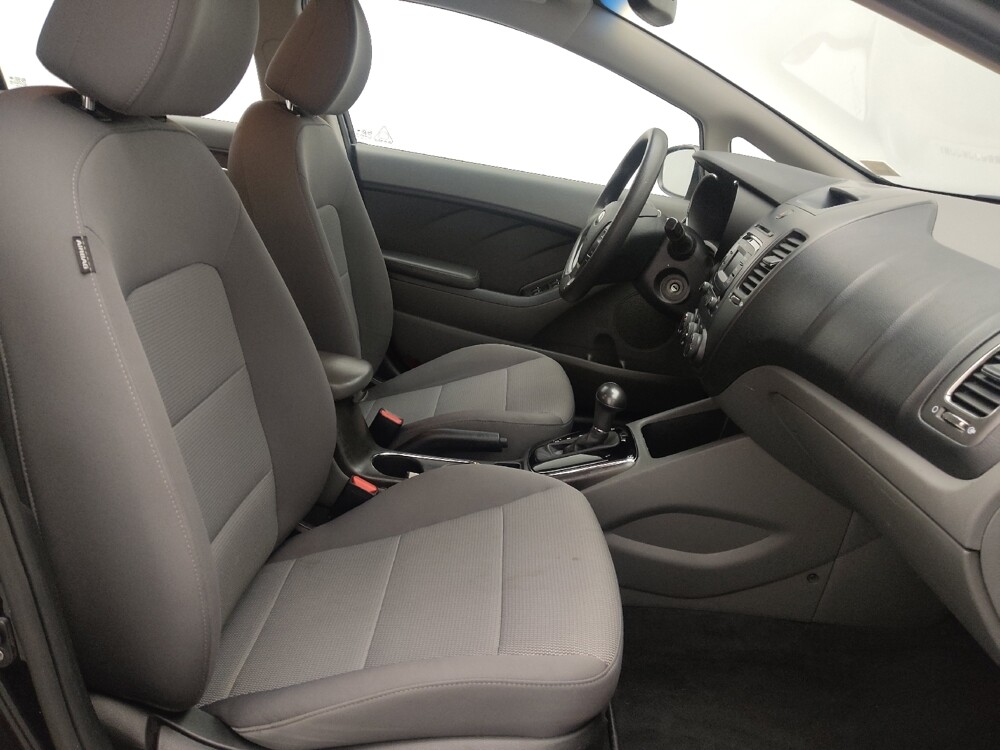 2017 Kia Forte in Salem, VA 24153 - 18123033 21